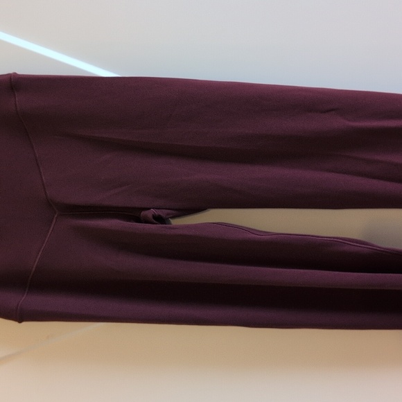 OFFLINE By Aerie Real Me High Waisted Crossover Marron Legging - Picture 5 of 7